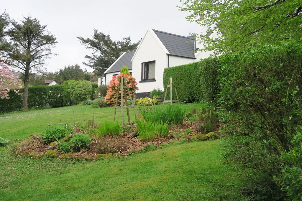 Property photo 2 of 26