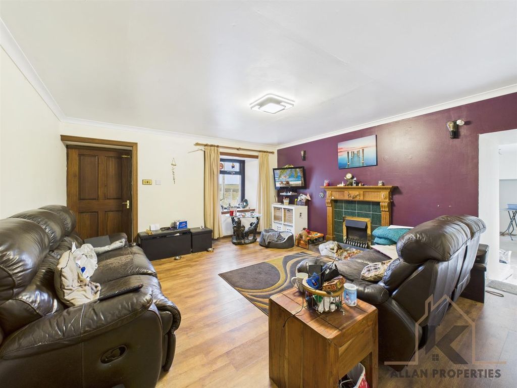 Property photo 3 of 26