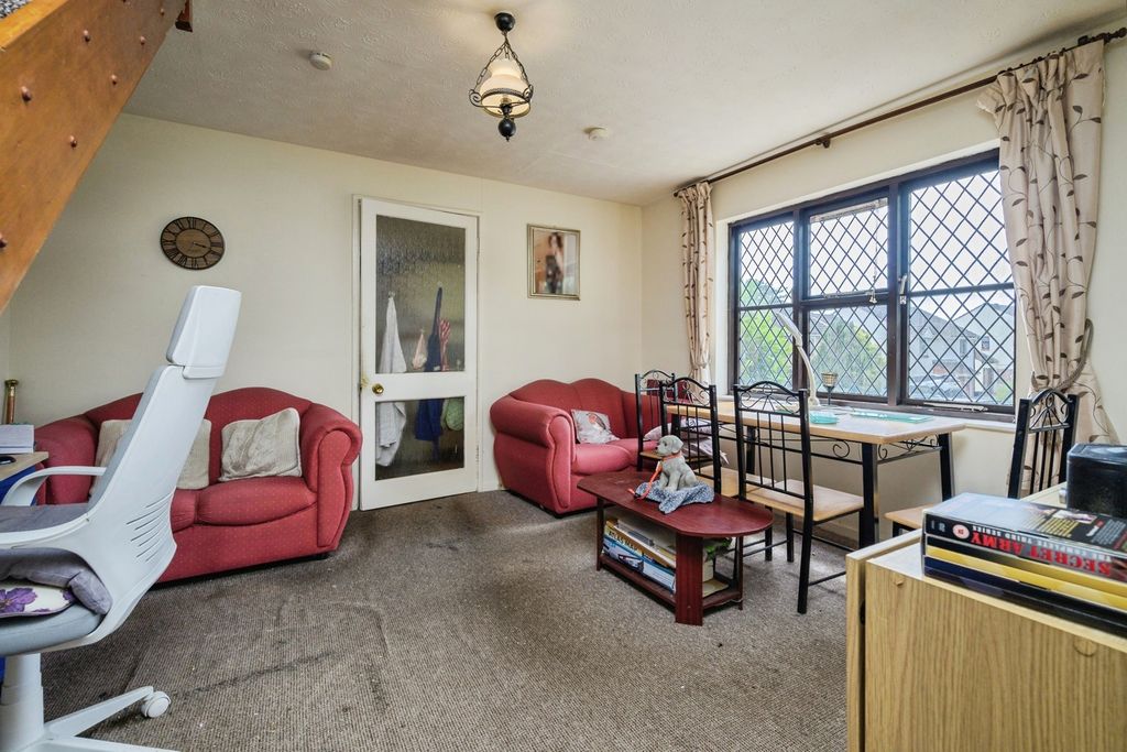 Property photo 3 of 9 Pbox-Img.Jpg