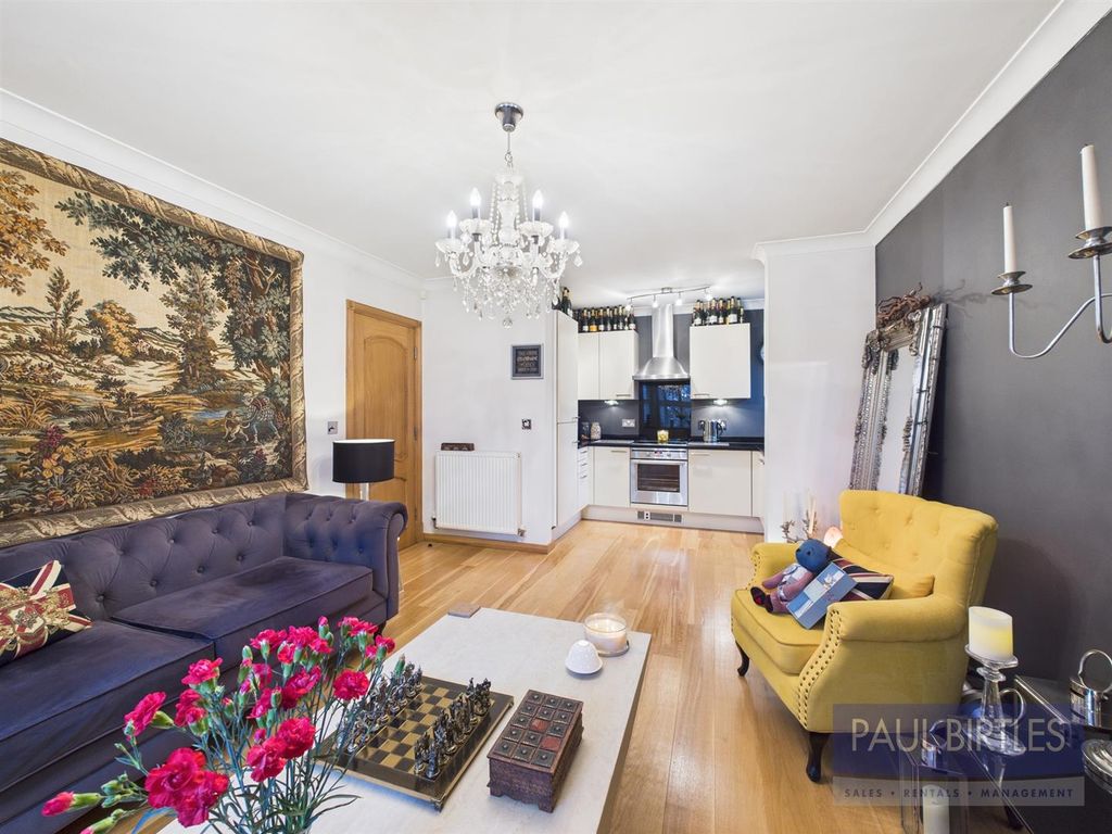 Property photo 2 of 23 Cam04378G0-Pr0276-Still009.Jpg