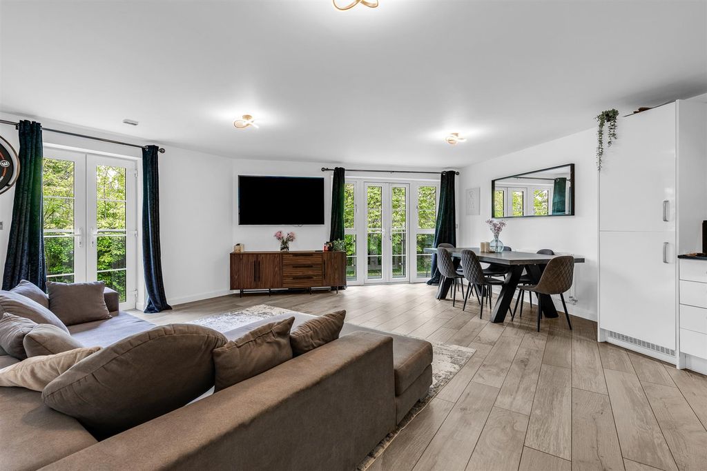 Property photo 3 of 15 Internal-9.Jpg