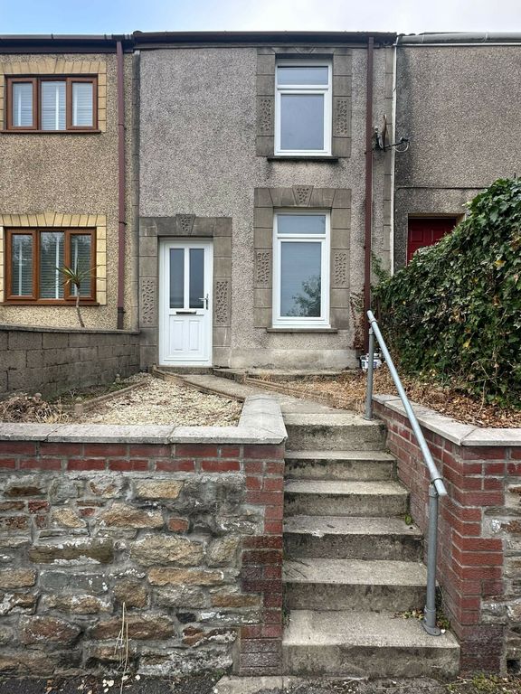 Property photo 2 of 12