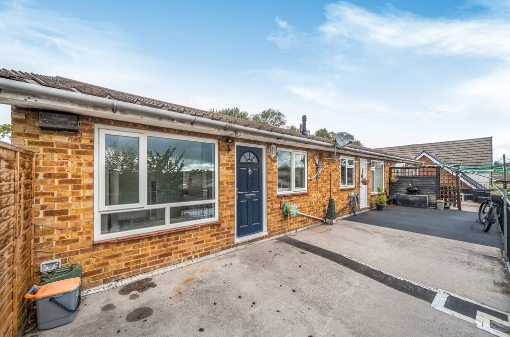Property photo 1 of 13 1516618-17-6A9E7E...