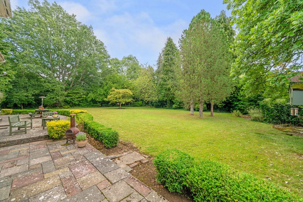Property photo 2 of 31