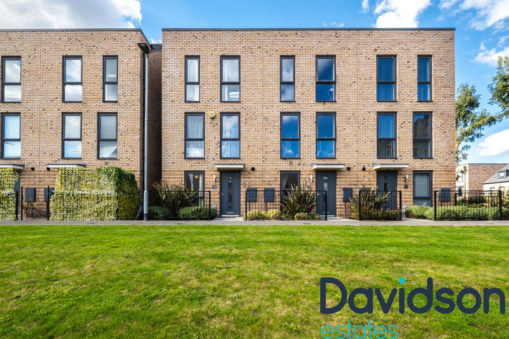 Property photo 1 of 33