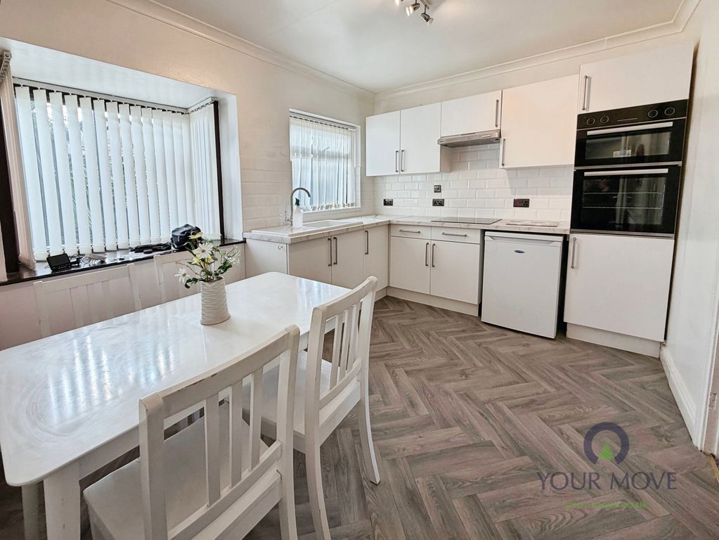 Property photo 3 of 13 Kitchen / Diner