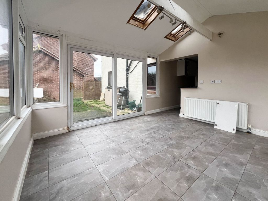 Property photo 3 of 21