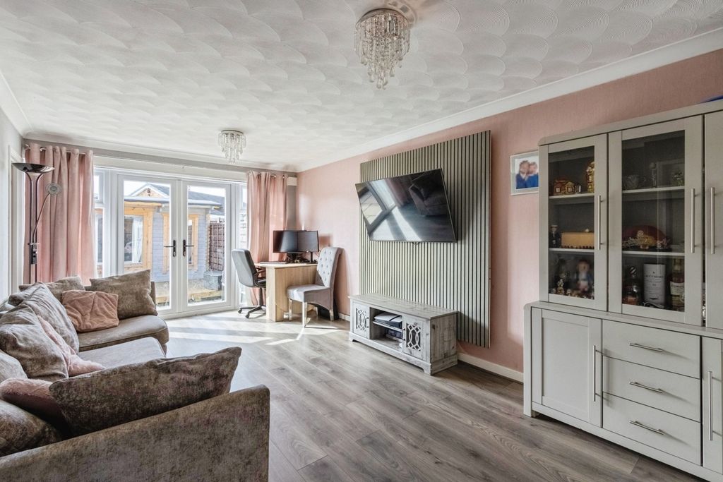 Property photo 3 of 12 Pbox-Img.Jpg