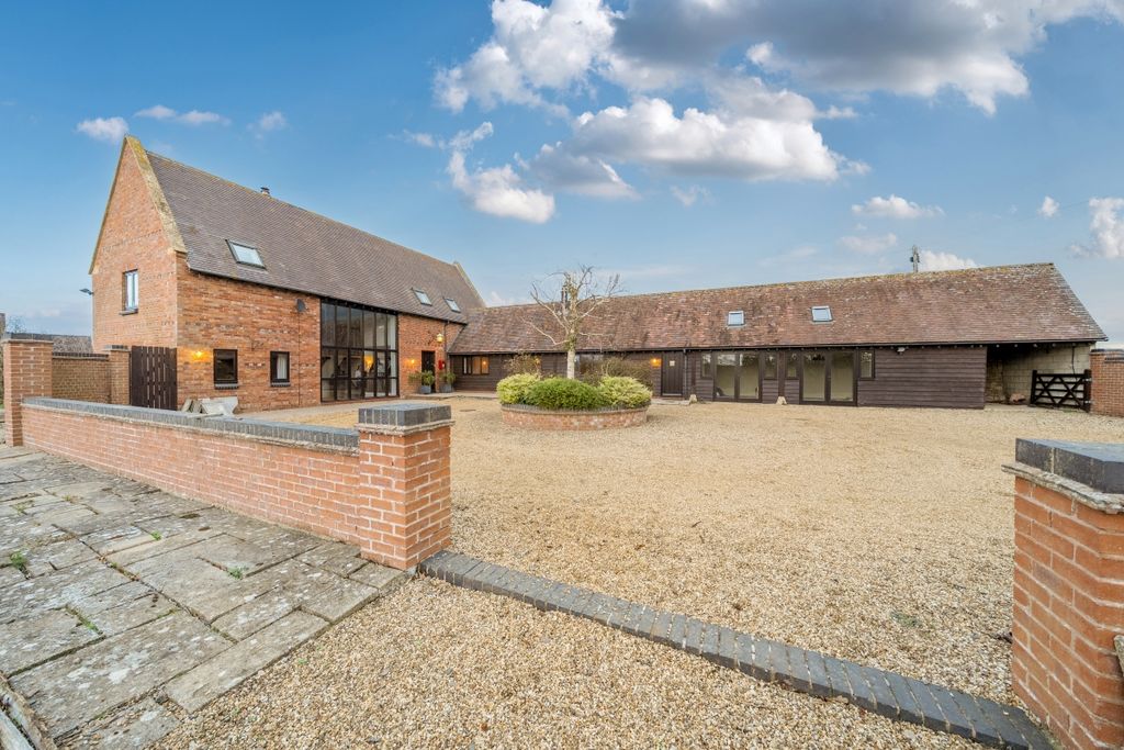 Property photo 1 of 18