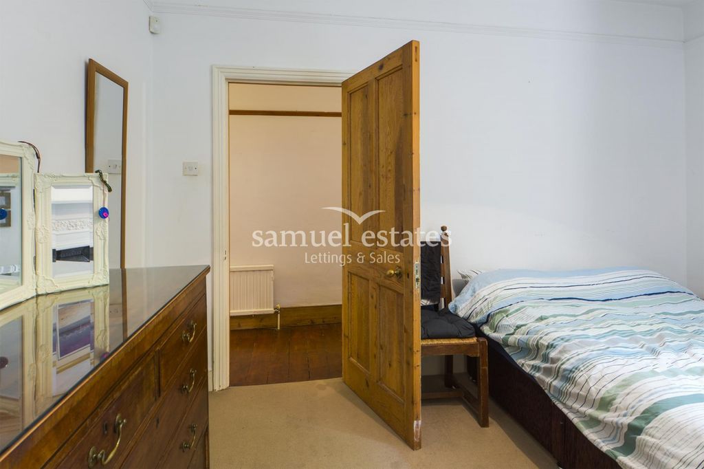 Property photo 2 of 12 Bedroom 1