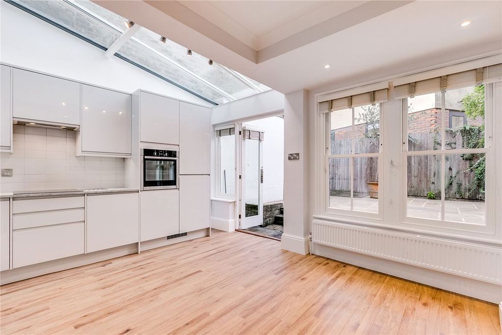 Property photo 2 of 5