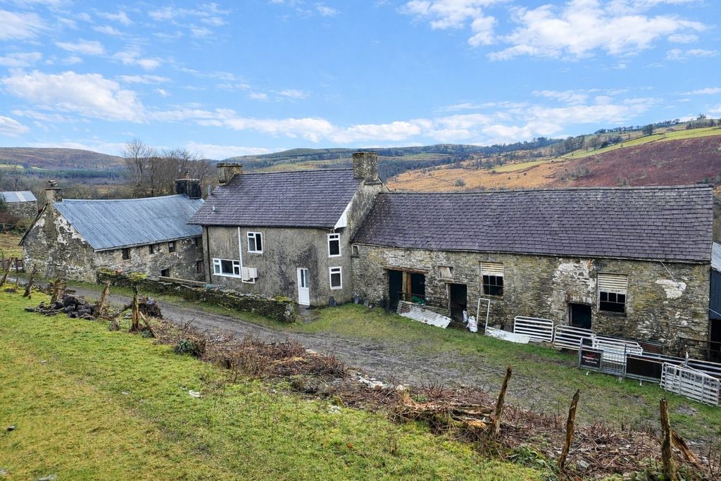 Property photo 1 of 35