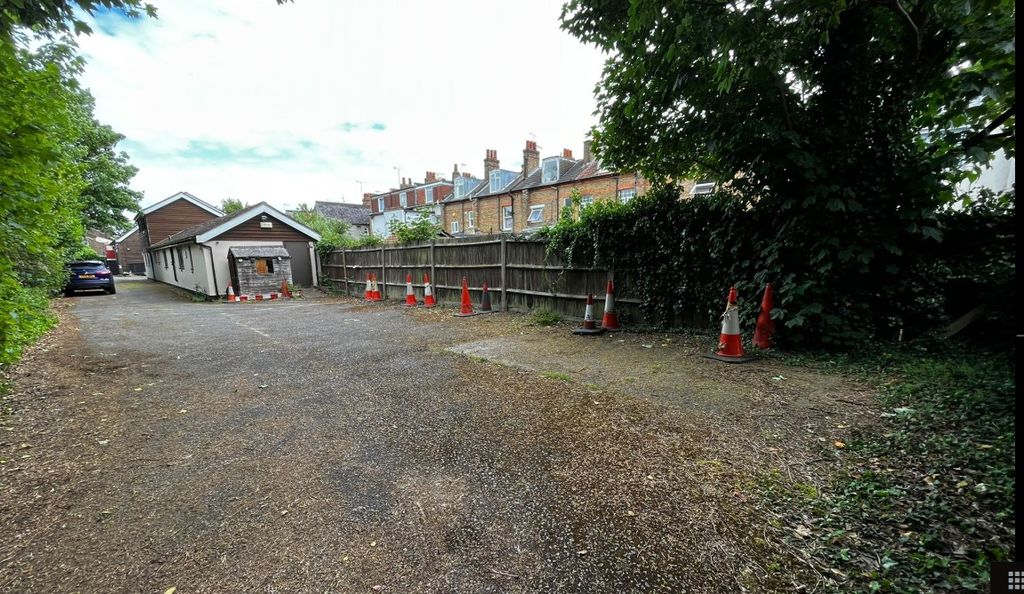 Property photo 3 of 4
