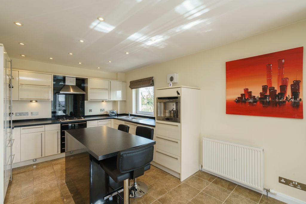 Property photo 2 of 40 24. Living Area Angle 4