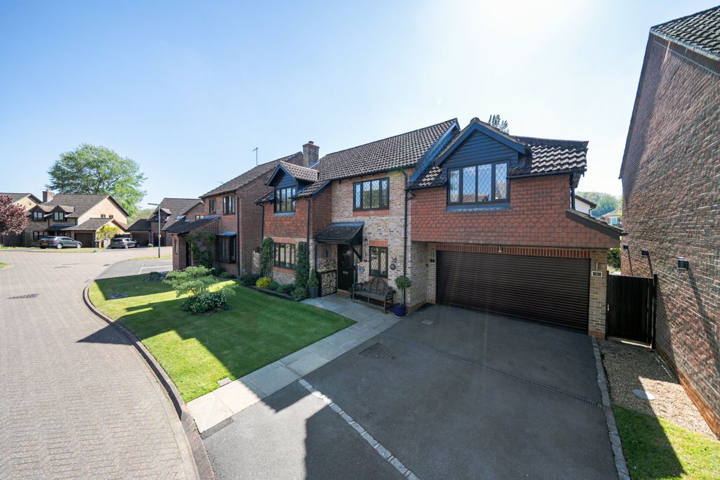 Property photo 1 of 37 Picture No. 06