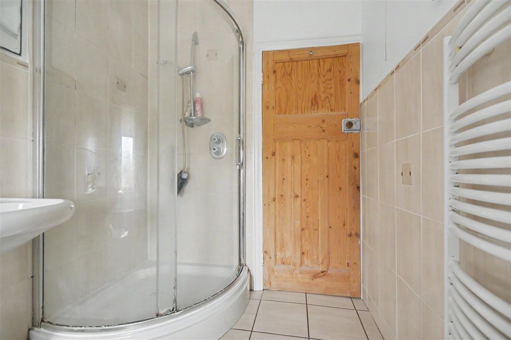 Property photo 2 of 21 Bathroom_2.Jpeg