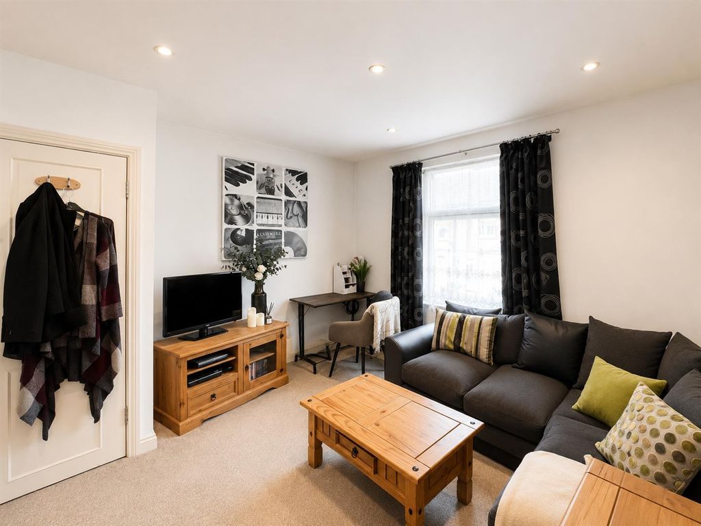 Property photo 3 of 8 Coopers Estate Agents