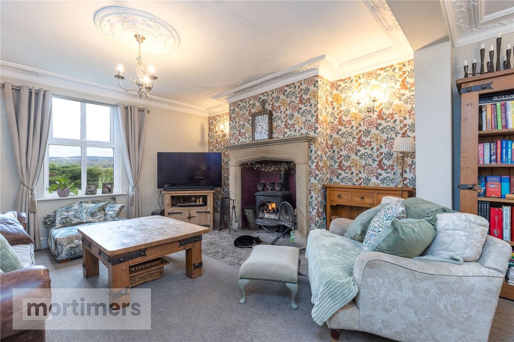 Property photo 2 of 30 Living Room