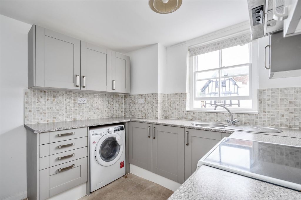 Property photo 3 of 11 Flat 3 Bradford House_6.Jpg