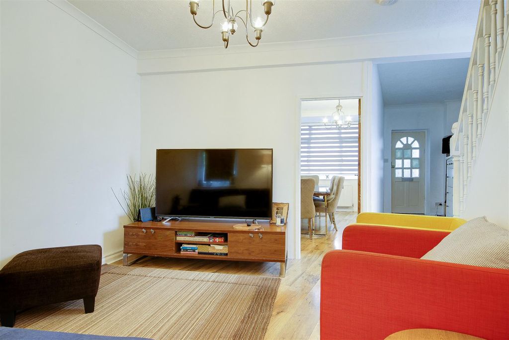 Property photo 2 of 17