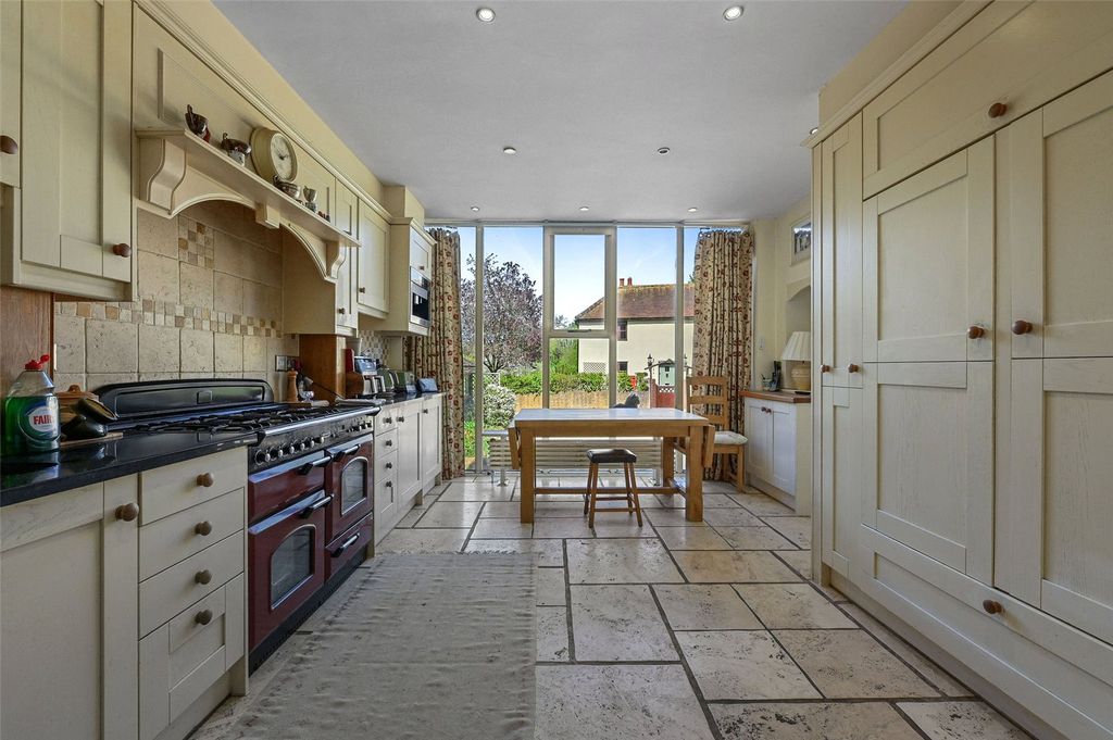 Property photo 3 of 28 Picture No. 25