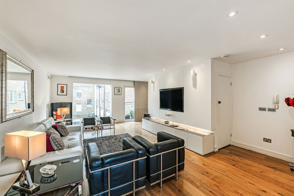 Property photo 2 of 21