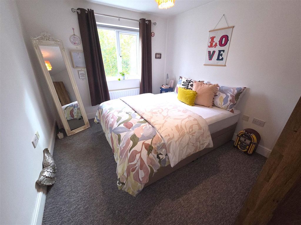 Property photo 3 of 11 20251104_111820.Jpg