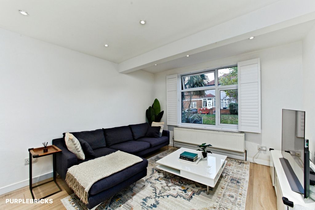 Property photo 3 of 19