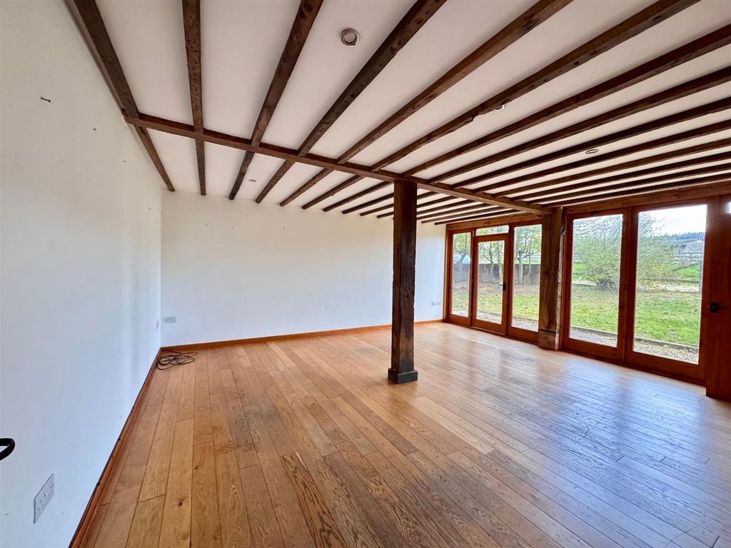 Property photo 3 of 24 16.Jpg