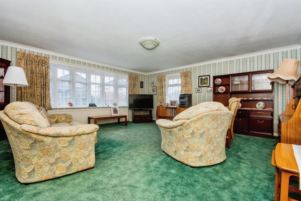 Property photo 3 of 18
