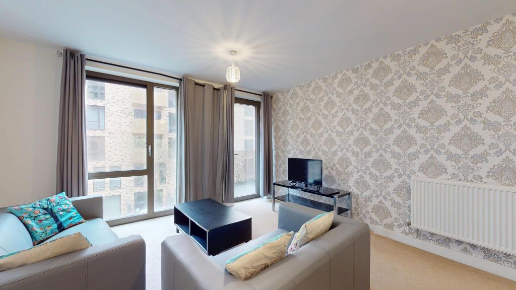 Property photo 1 of 18 Living Room