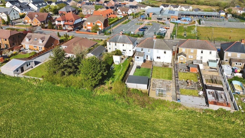 Property photo 2 of 26 4044575