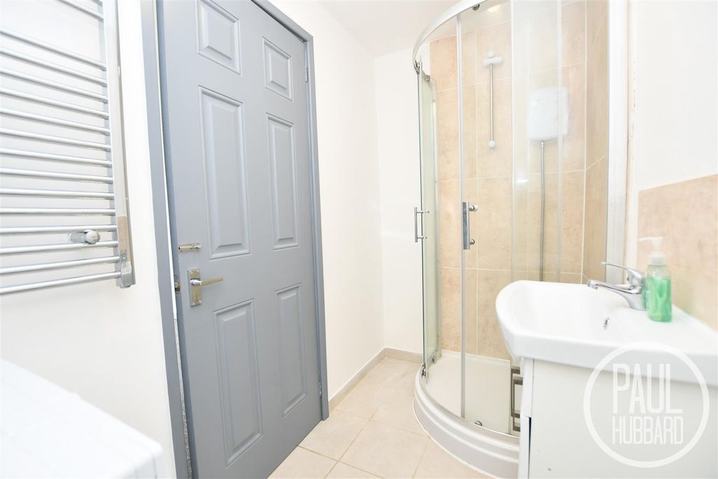 Additional image 8 of 1 bed flat to rentBeresford Road, Lowestoft, Suffolk NR32
