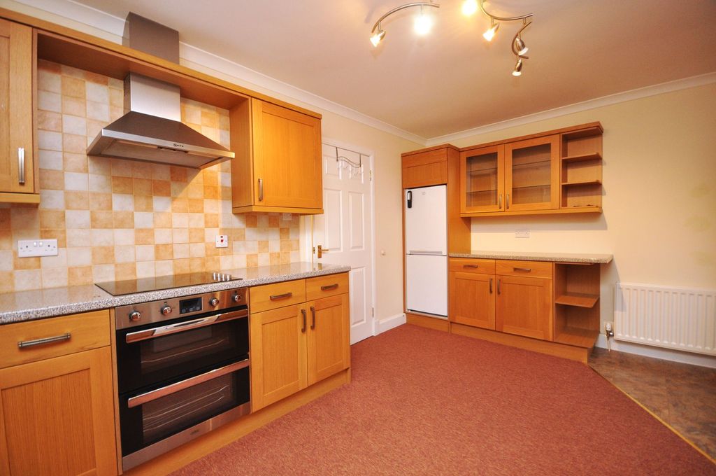 Property photo 2 of 25