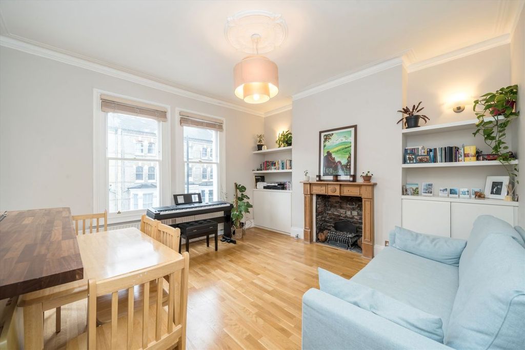 Property photo 2 of 8