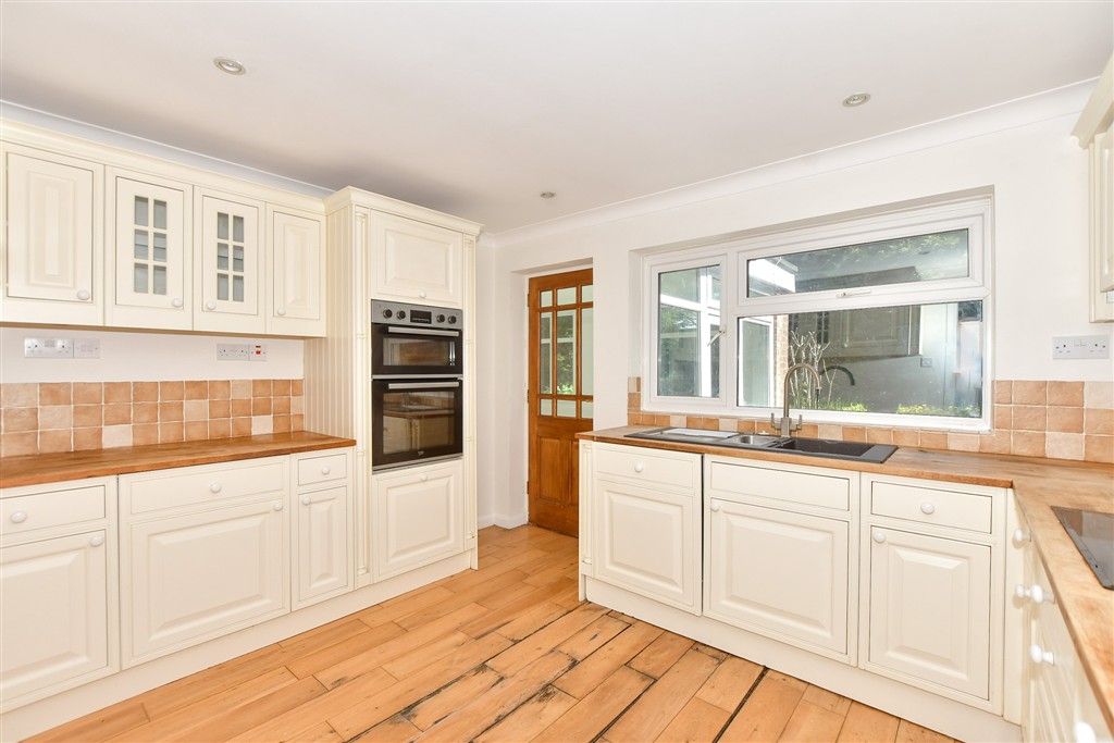 Property photo 1 of 16 Kitchen