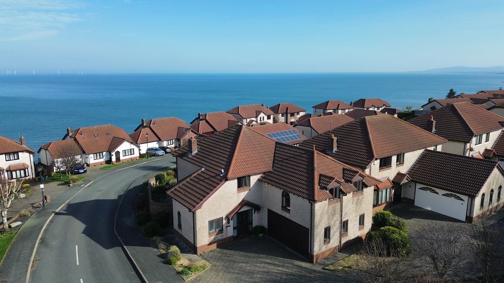 Property photo 1 of 35 Photo 44