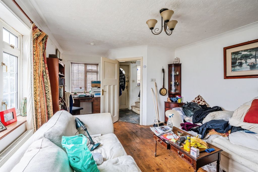 Property photo 2 of 9