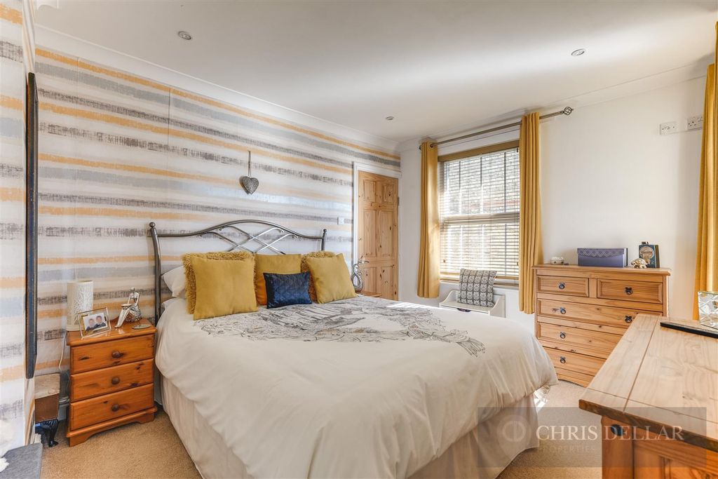 Property photo 3 of 16 5 London Road Wm-8.Jpg