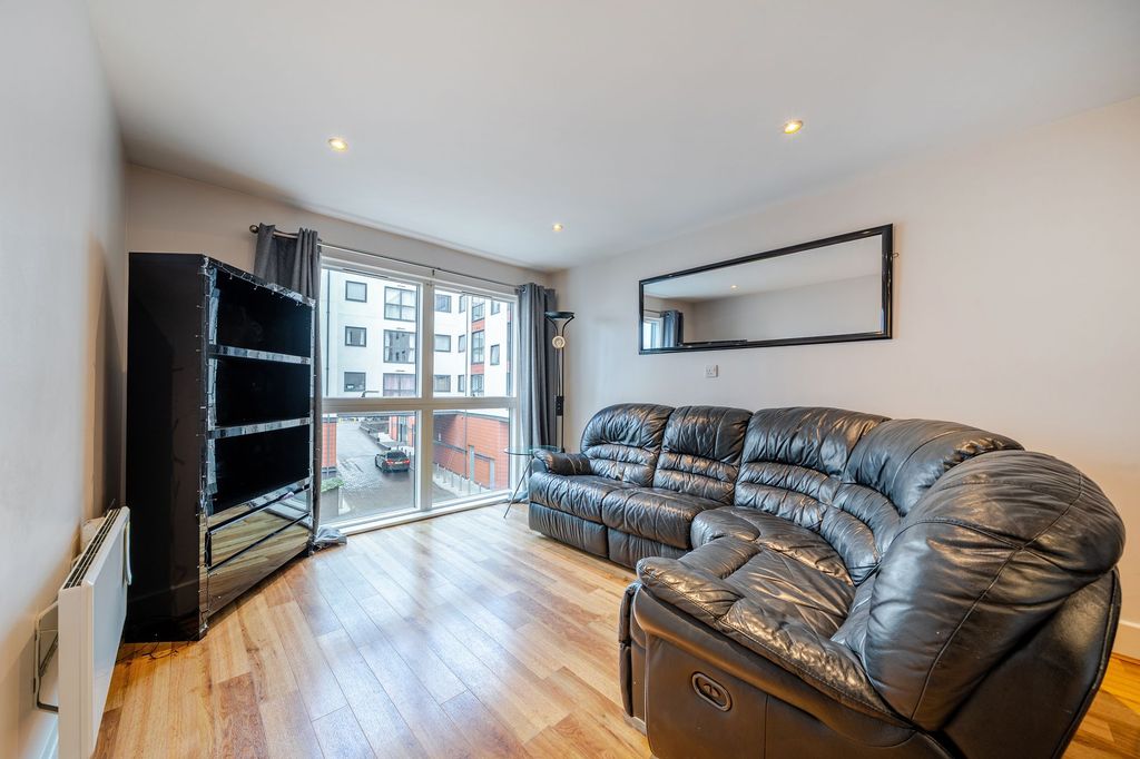 Property photo 2 of 11