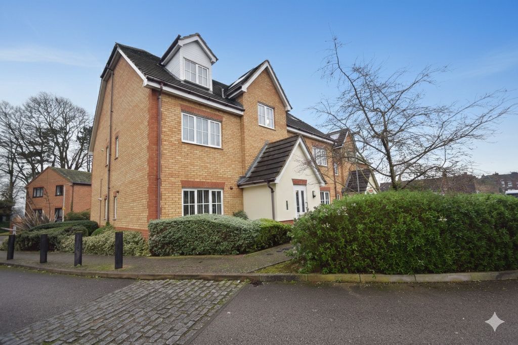 Property photo 1 of 8 4935280