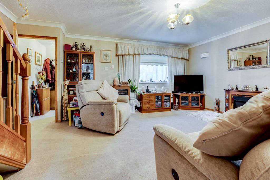 Property photo 3 of 20 69 Columbus Crescent, Rothwell-12.Jpg