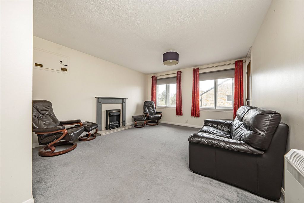 Property photo 2 of 14 Picture No. 17