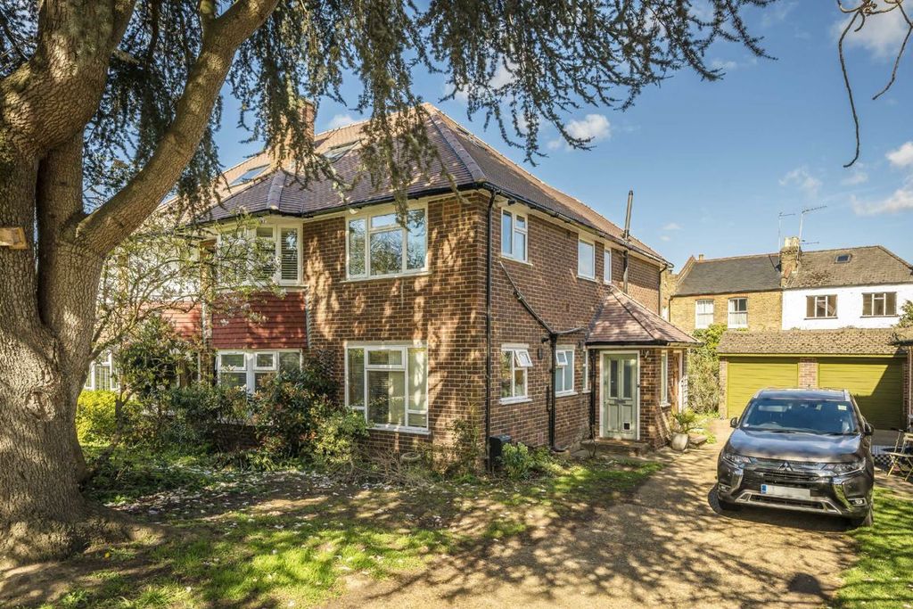 Property photo 1 of 8