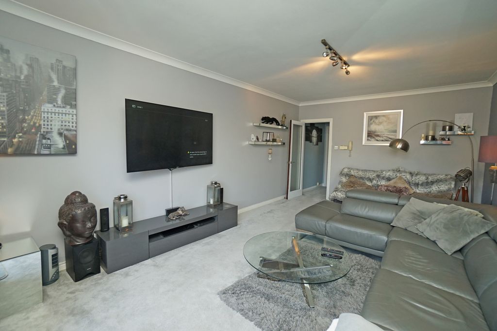 Property photo 3 of 21 Dsc08427