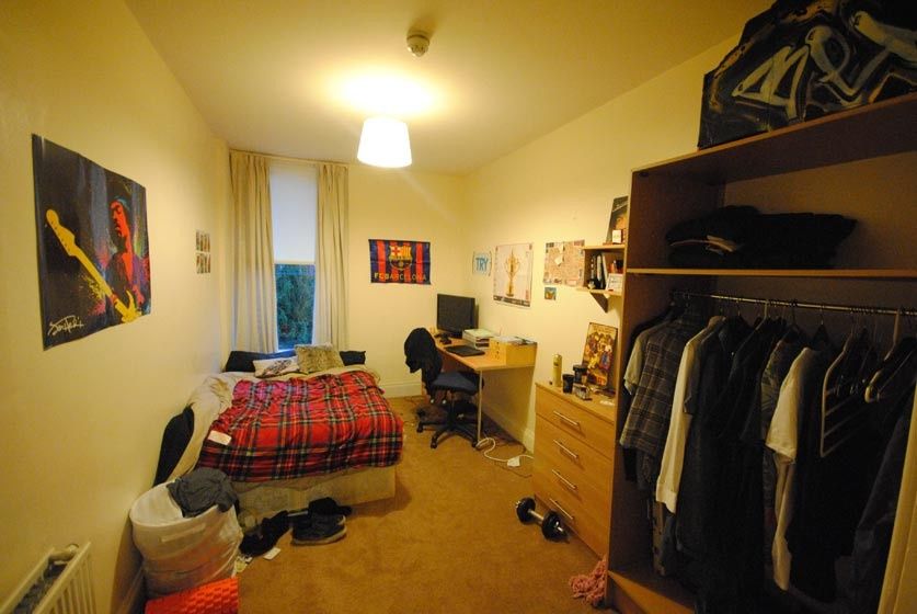 Property photo 2 of 12 A Well-Lit Bedroom Featuring A Single Bed, A Study...