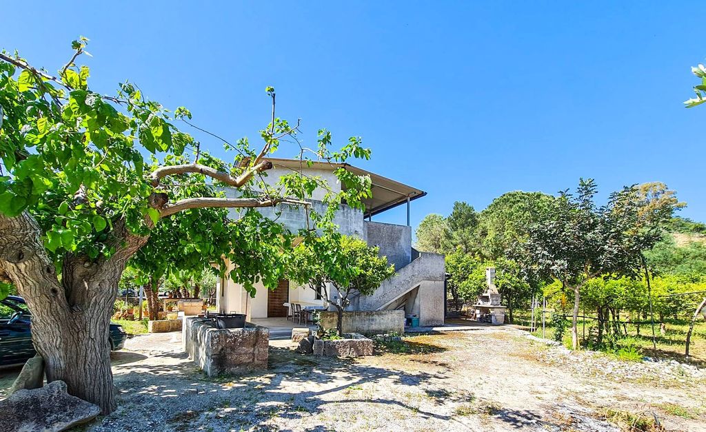 Property photo 3 of 35