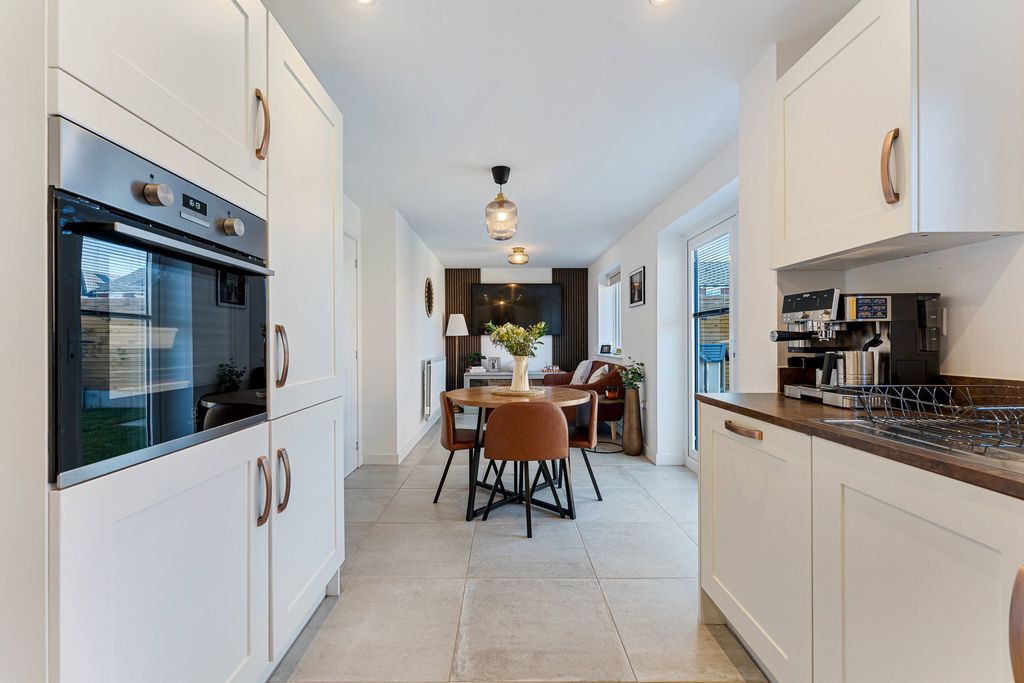 Property photo 1 of 86