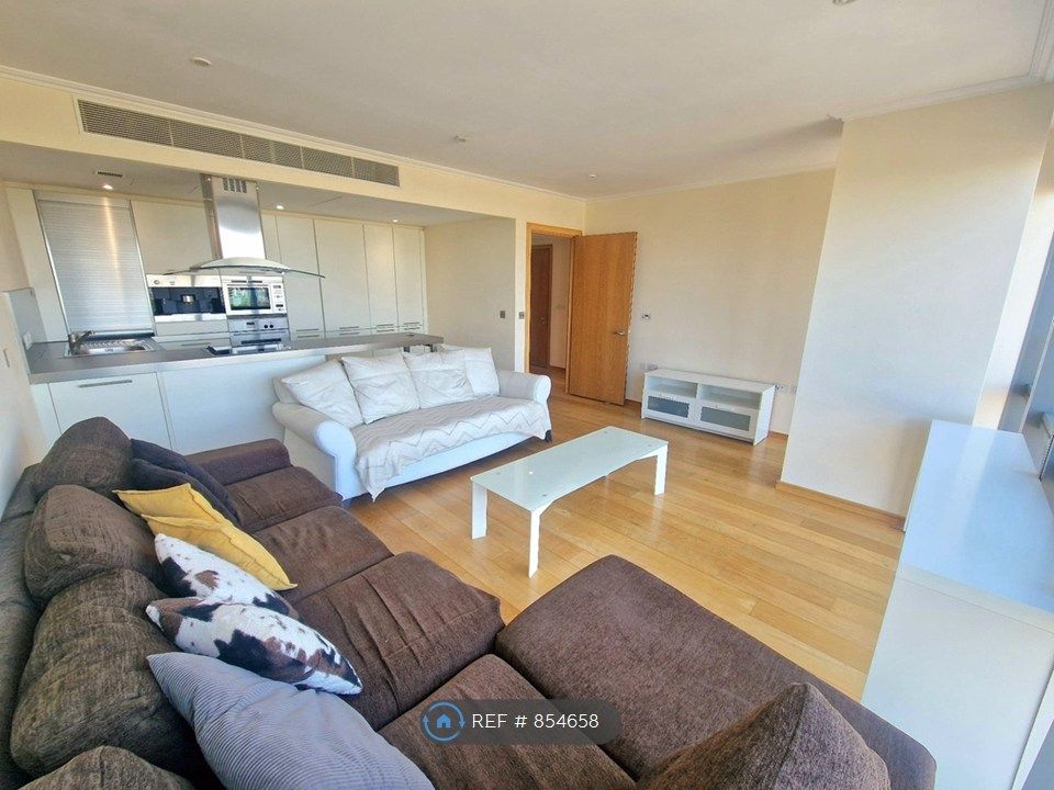 Property photo 3 of 35