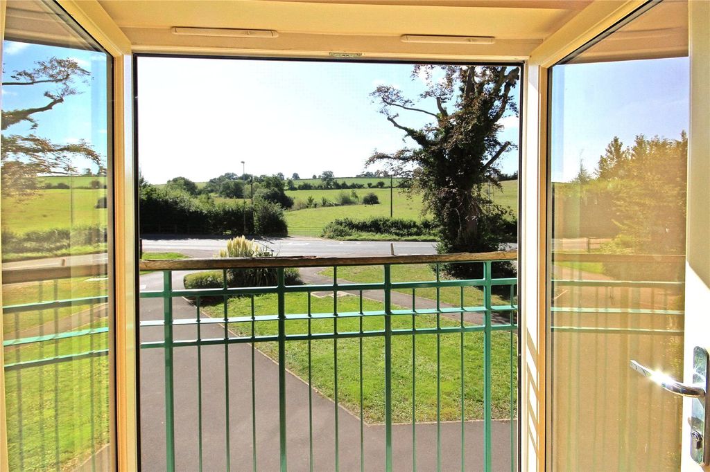 Property photo 3 of 7 Picture No. 06